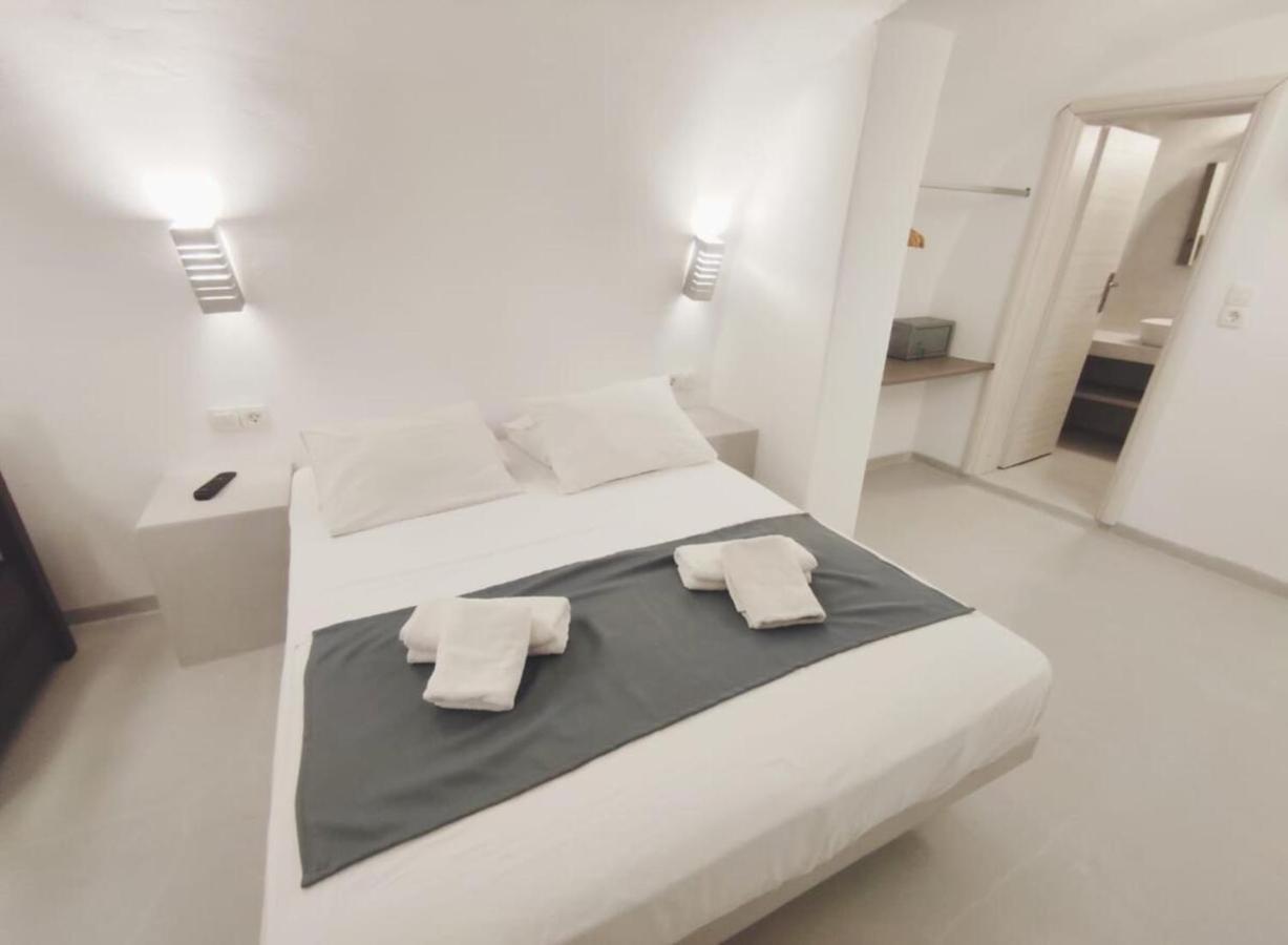 Fira Memorable Hotel Екстериор снимка
