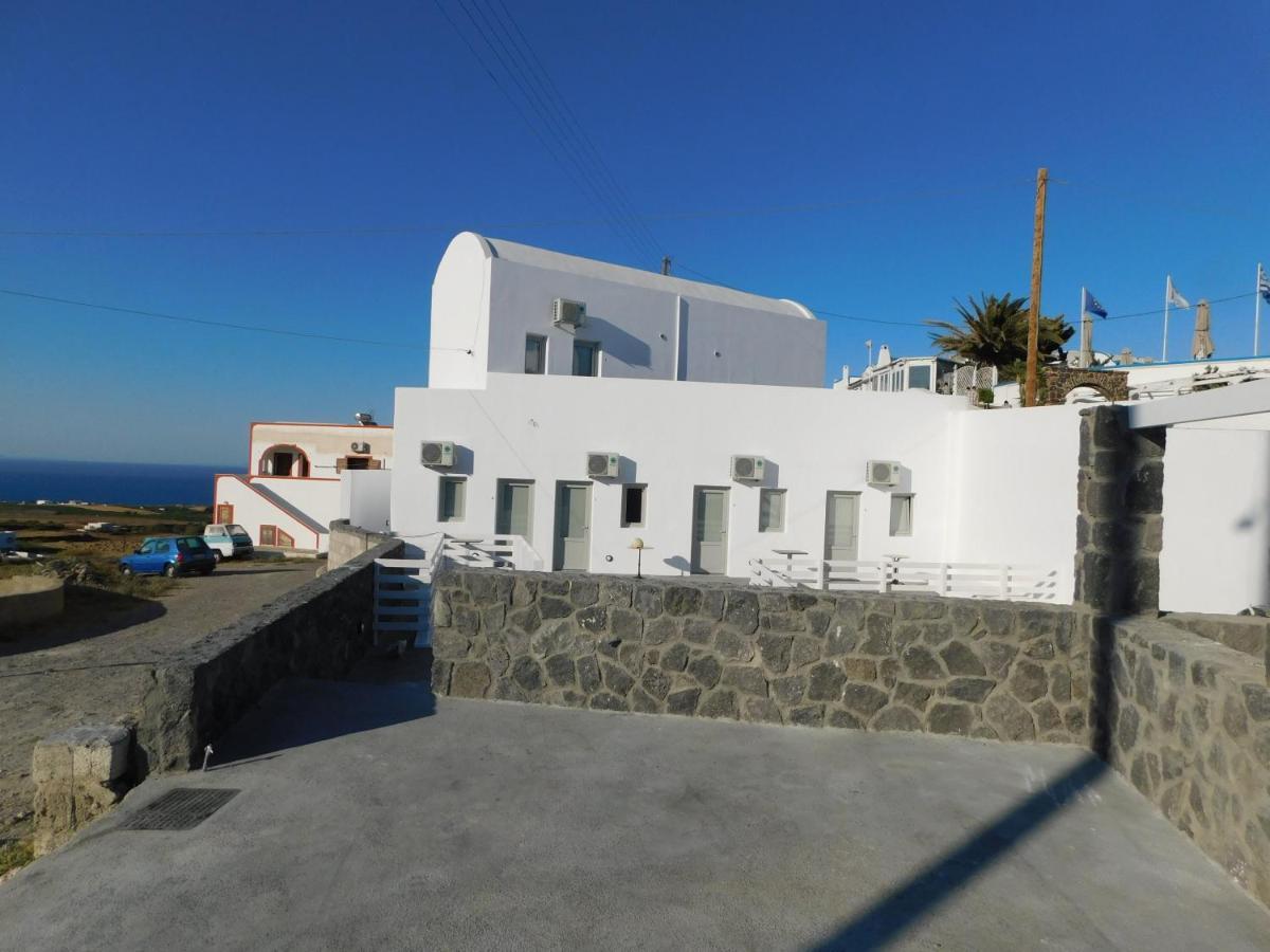 Fira Memorable Hotel Екстериор снимка