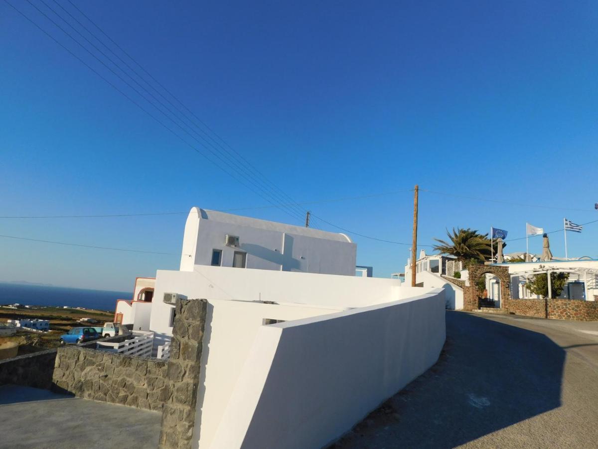 Fira Memorable Hotel Екстериор снимка