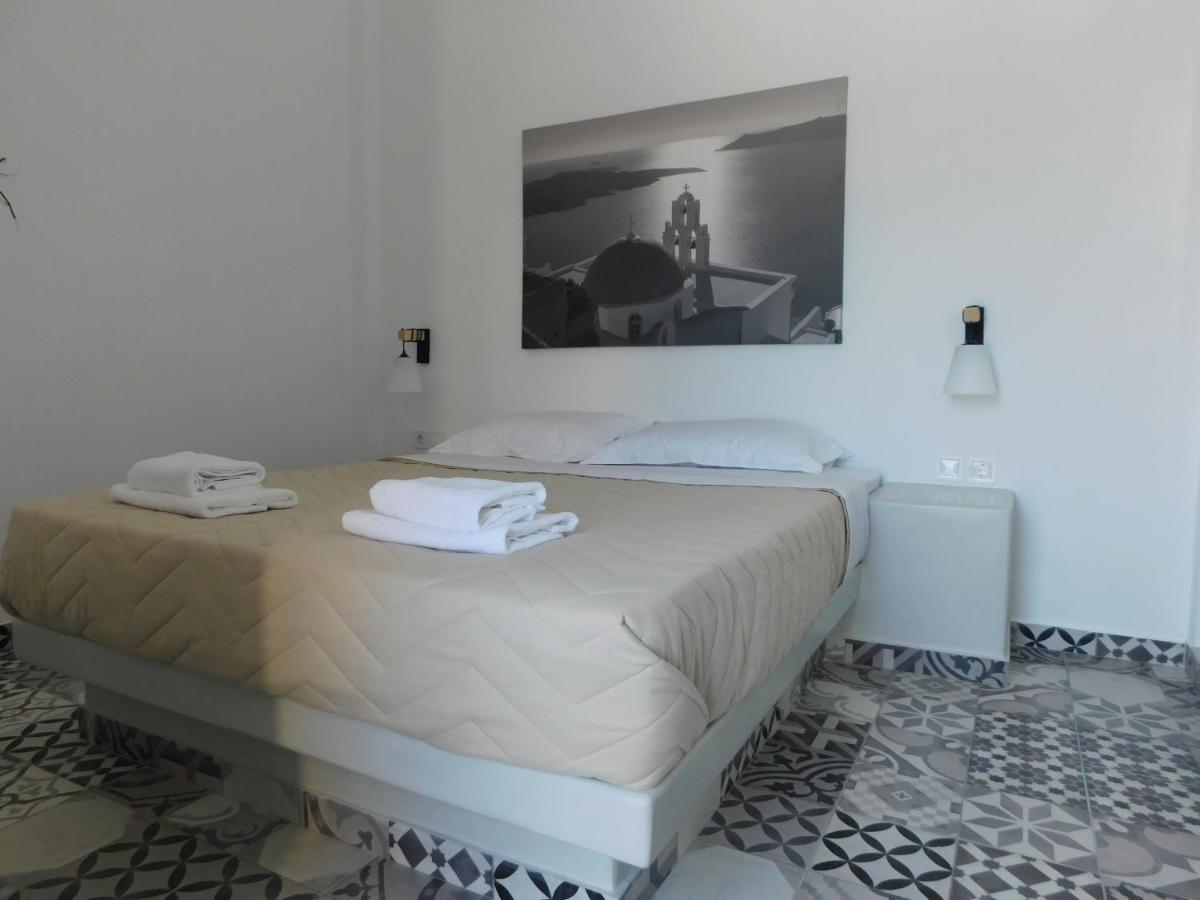 Fira Memorable Hotel Екстериор снимка