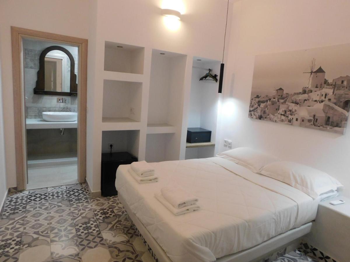 Fira Memorable Hotel Екстериор снимка