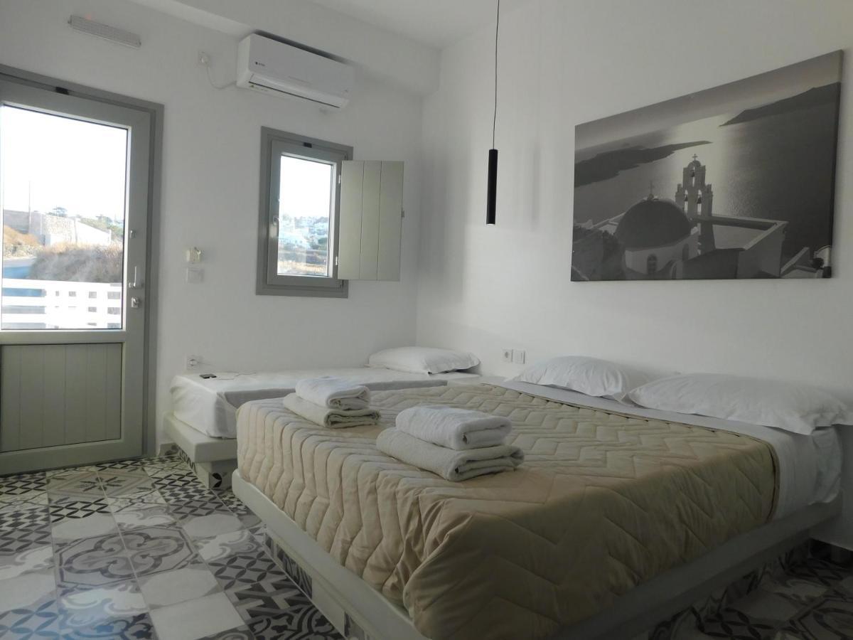 Fira Memorable Hotel Екстериор снимка