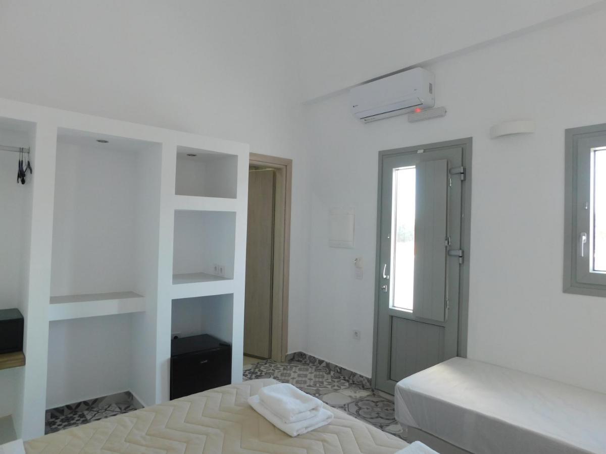 Fira Memorable Hotel Екстериор снимка